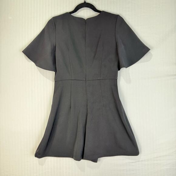 Aloha Studio Black V-Neck Romper Medium Flutter Sleeves Hand Pockets Back Zip - Picture 2 of 7